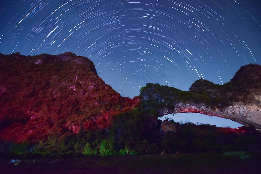 桂林月亮山星空摄影